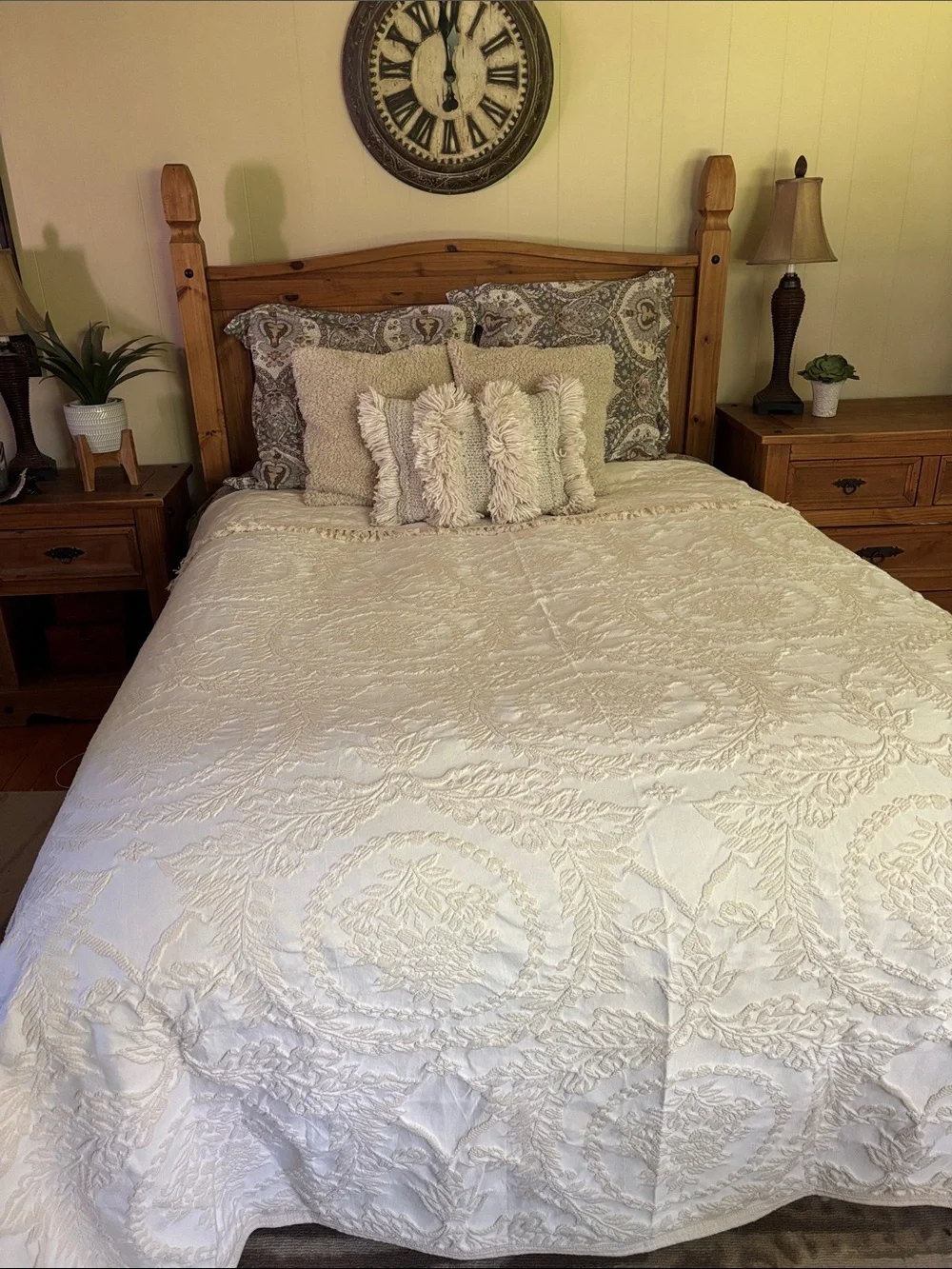 La Rochelle Susie Park Classic Cream Embroidered Bedspread
